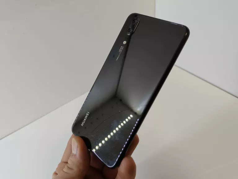 HUAWEI P20 4/128GB EML-L29 OPIS!!