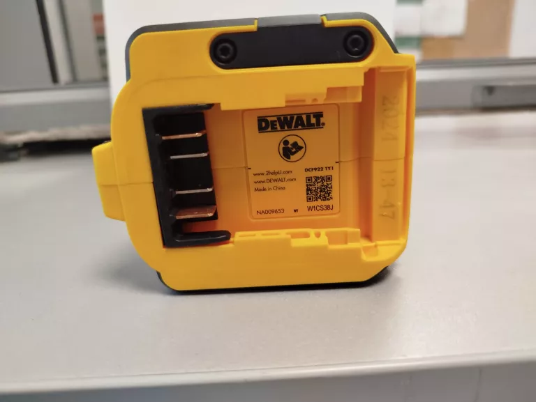 KLUCZ UDAROWY DEWALT DFC 922
