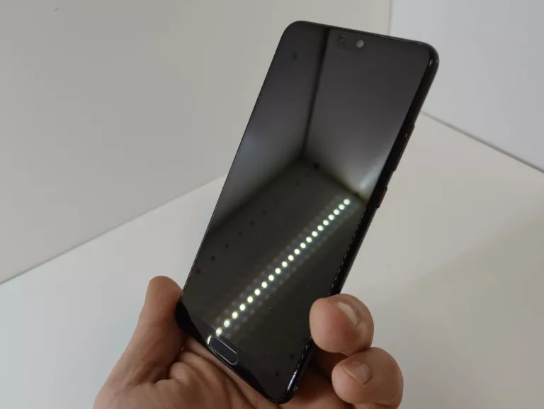 HUAWEI P20 4/128GB EML-L29 OPIS!!