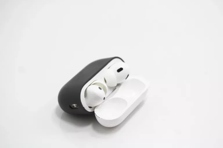 SŁUCHAWKI AIRPODS PRO 2 ZABLOKOWANE ICLOUD