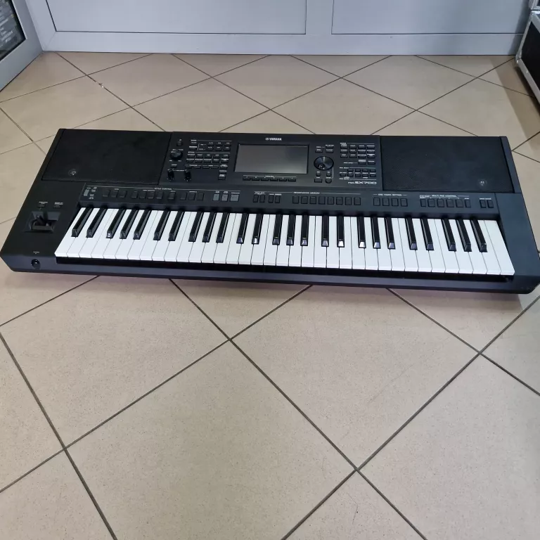 KEYBOARD YAMAHA PSR-SX700 + CASE