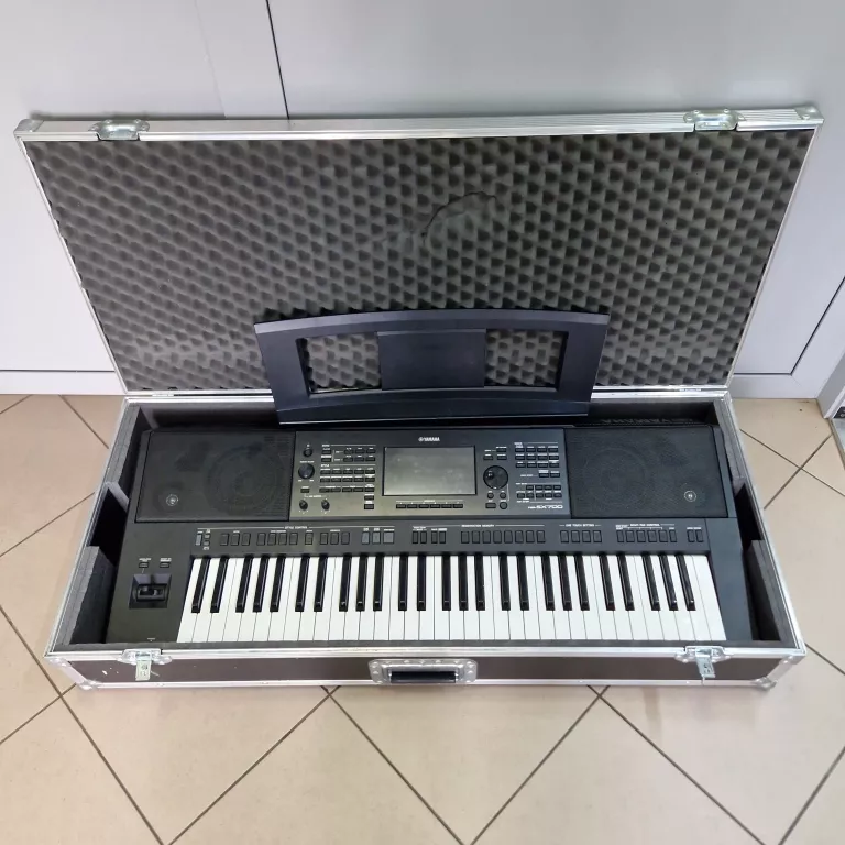 KEYBOARD YAMAHA PSR-SX700 + CASE