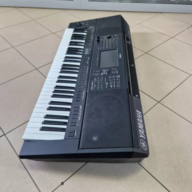 KEYBOARD YAMAHA PSR-SX700 + CASE