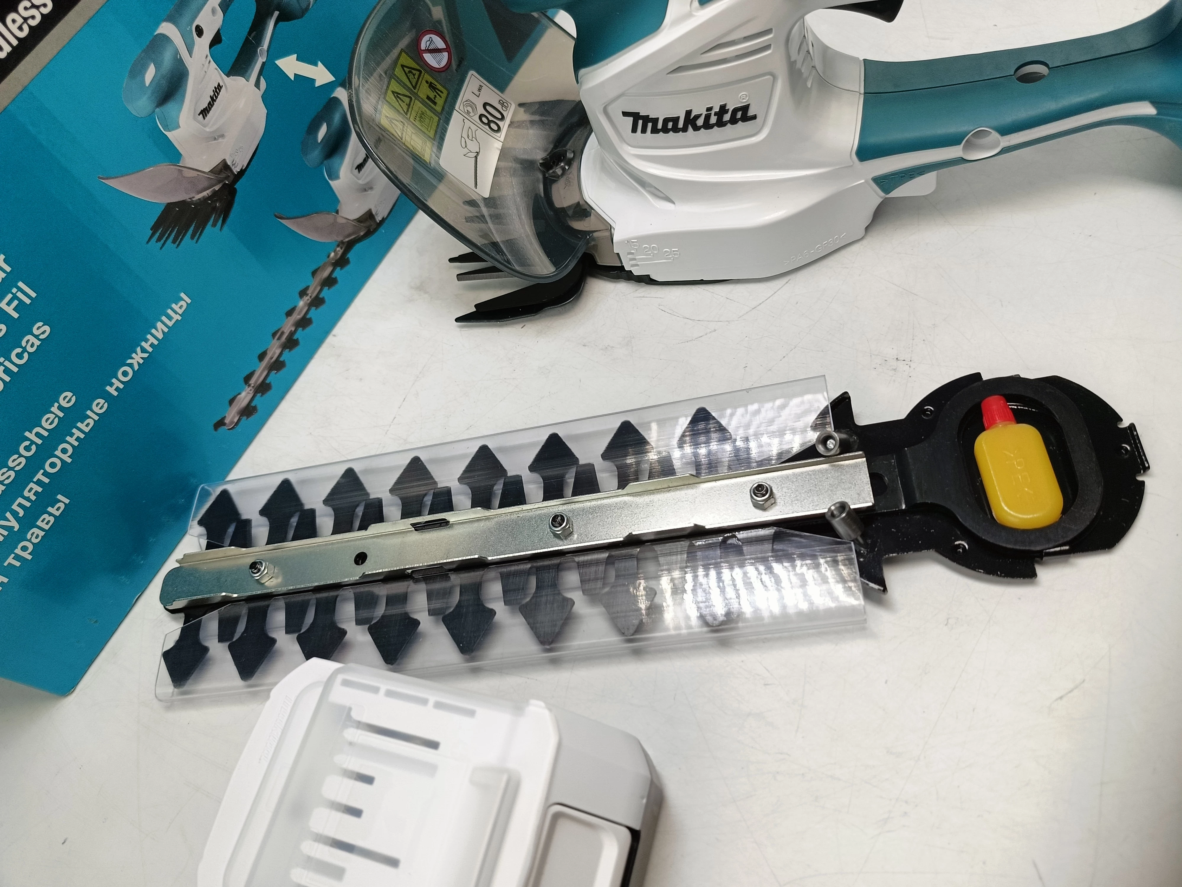 nozyce-makita-um110d001-komplet-aku-15ah-marka-129265-14