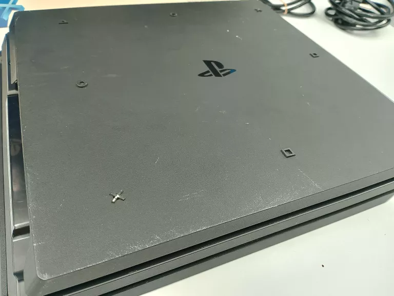 KONSOLA PS4 PRO 1TB CUH-7016B