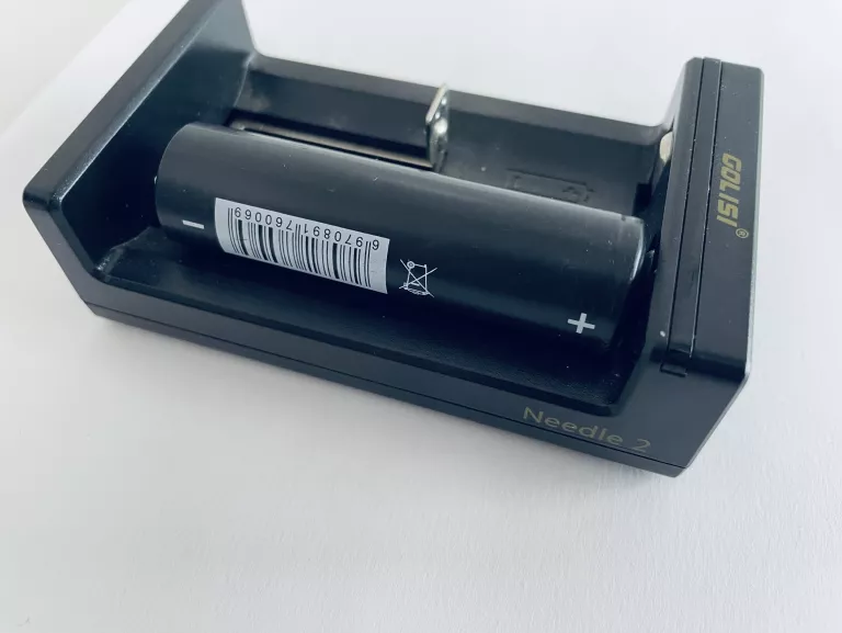 ŁADOWARKA +AKU GOLISI NEEDLE 2 COMPACT MINI CHARGER 18650