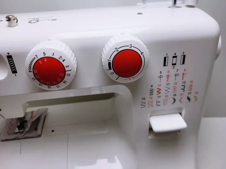 maszyna-do-szycia-arka-radom-888n-komplet-gwarancja-model-radom