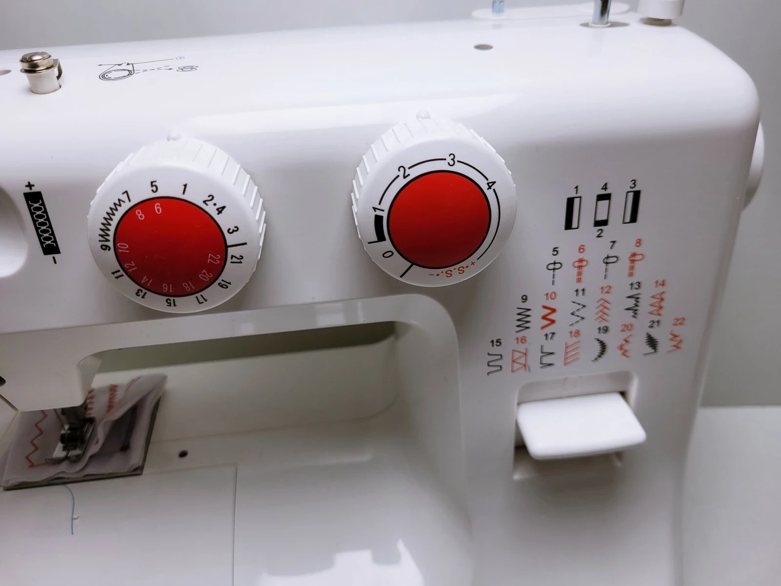 maszyna-do-szycia-arka-radom-888n-komplet-gwarancja-model-radom