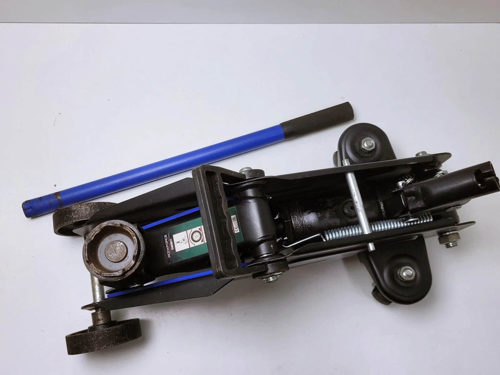 podnosnik-hydrauliczny-rockforce-ta820011-2t-udzwig-200000