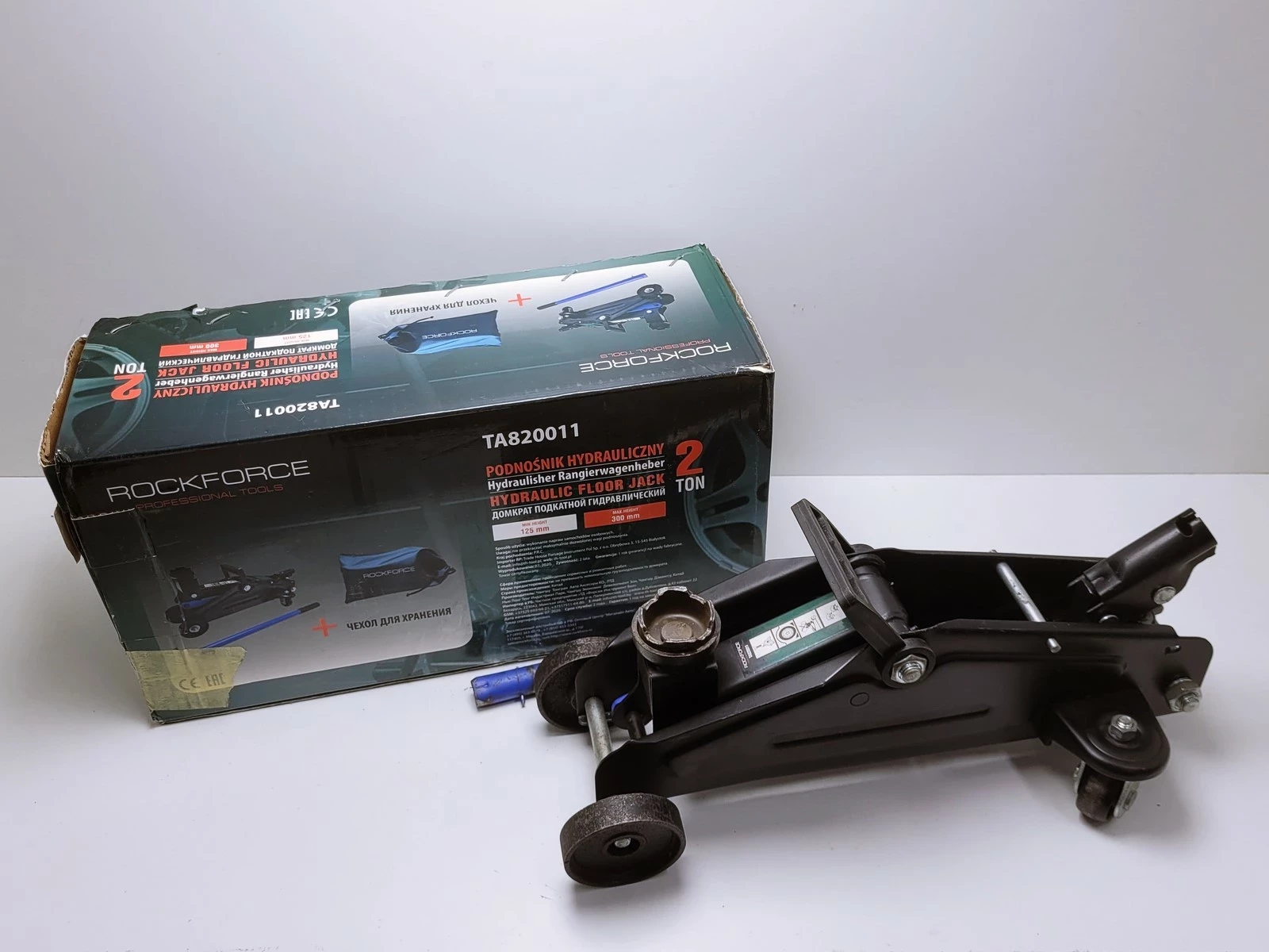 podnosnik-hydrauliczny-rockforce-ta820011-2t-ean-gtin-5904915190021