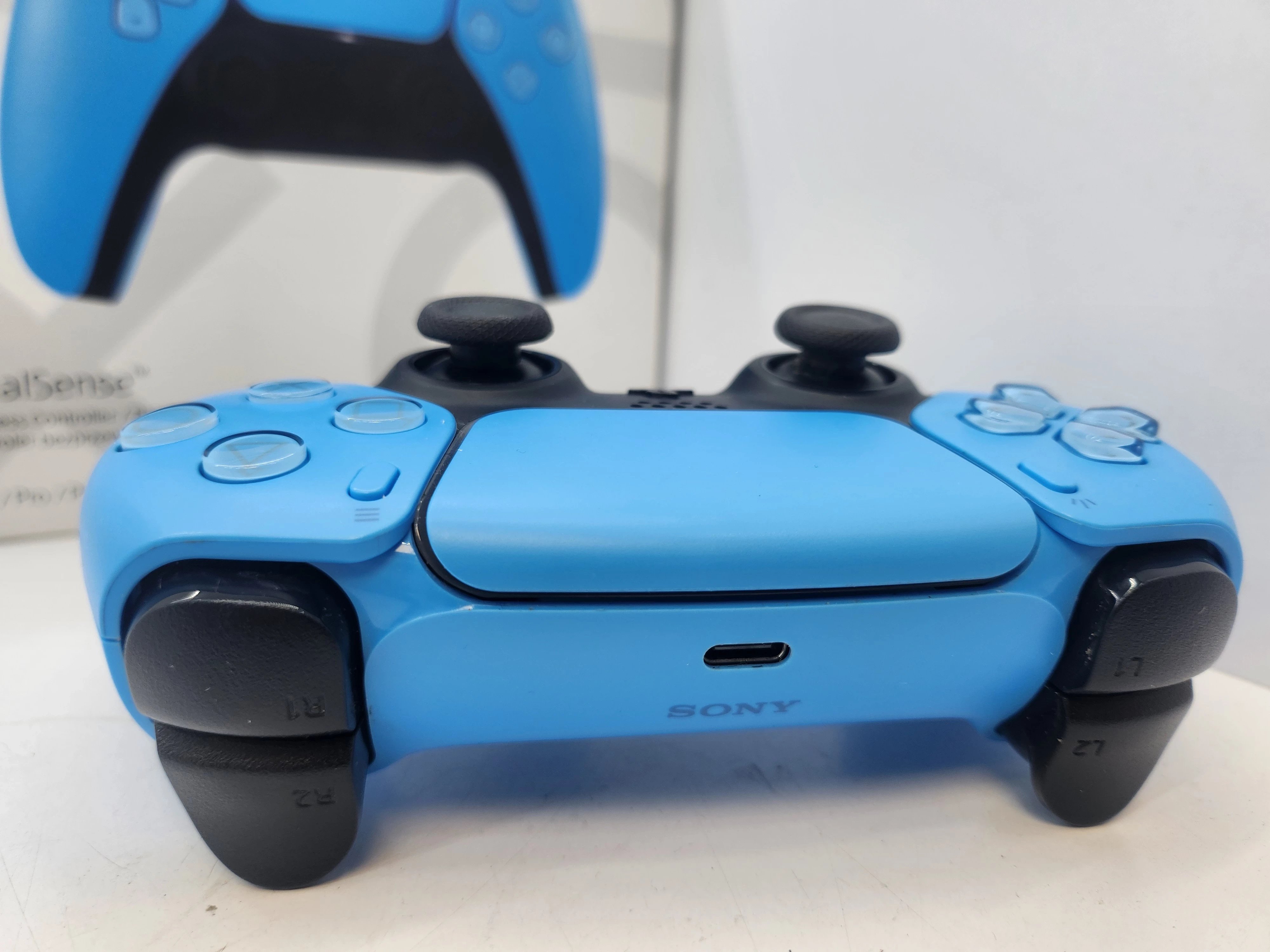 pad-kontroler-gamepad-sony-dualsense-ps5-ice-blue-niebieski-kod-producenta-711719576013