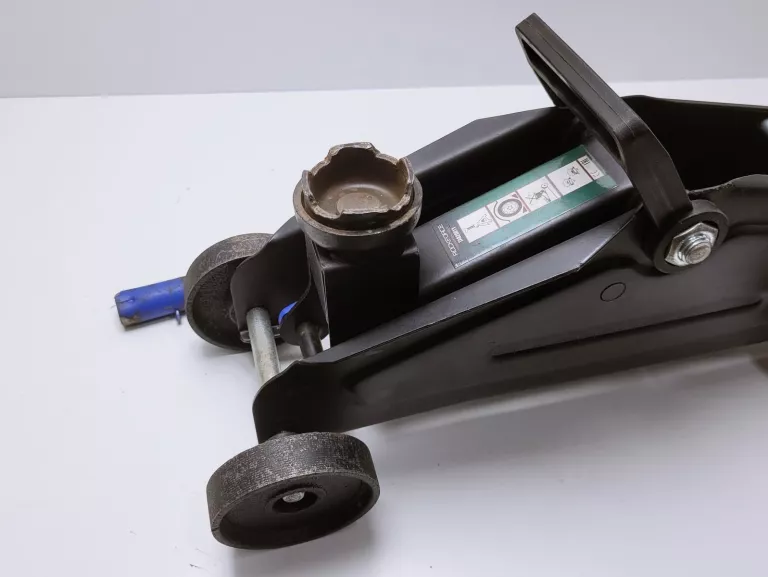 podnosnik-hydrauliczny-rockforce-ta820011-2t-stan-11323-2