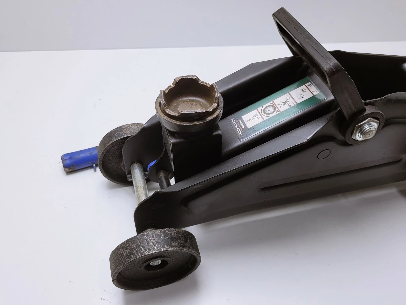 podnosnik-hydrauliczny-rockforce-ta820011-2t-stan-11323-2