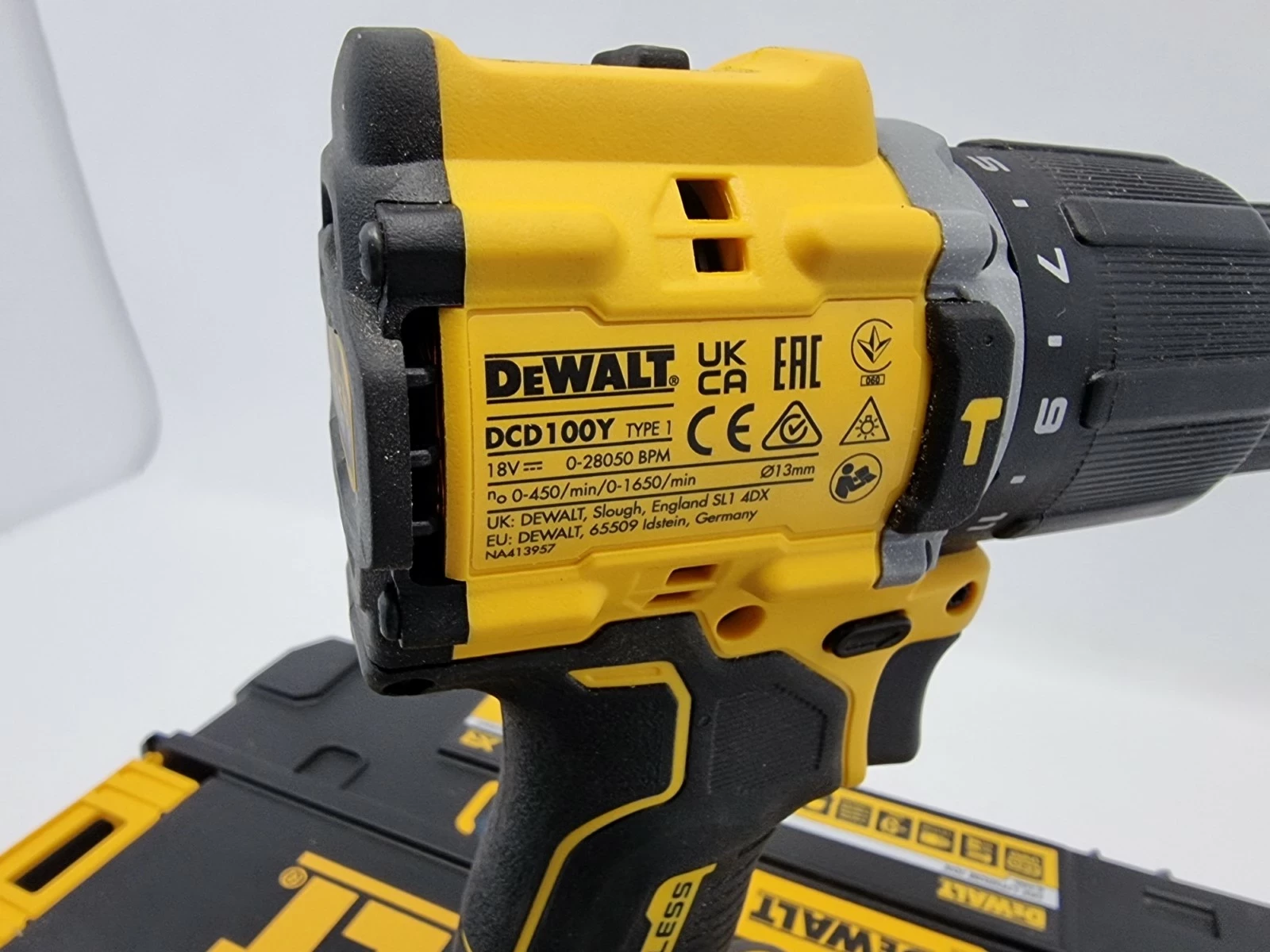 udarowa-wiertarko-wkretarka-dewalt-dcd100y-18v-2x-aku-stan-11323-2