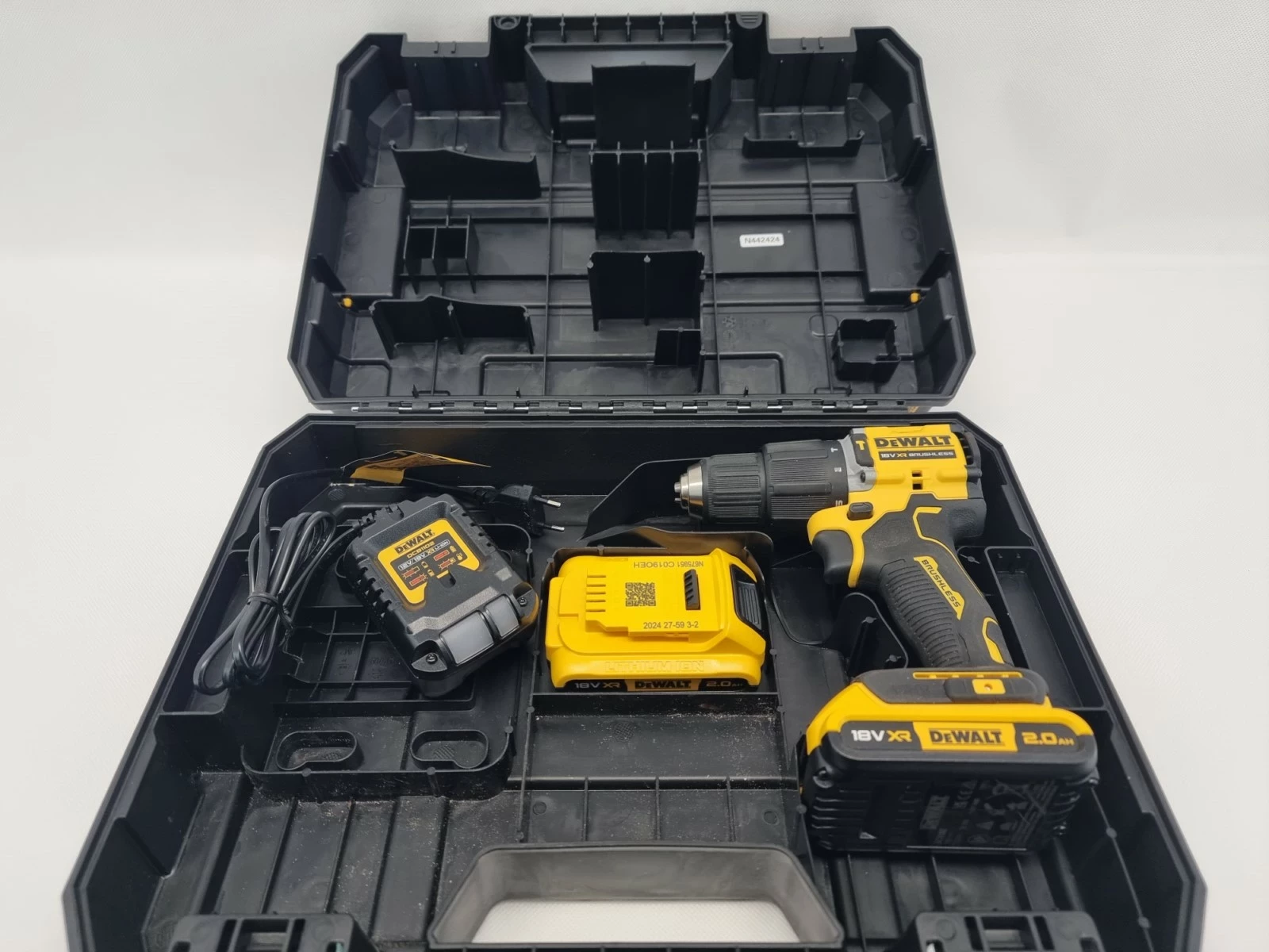 udarowa-wiertarko-wkretarka-dewalt-dcd100y-18v-2x-aku-napiecie-v-128551-6