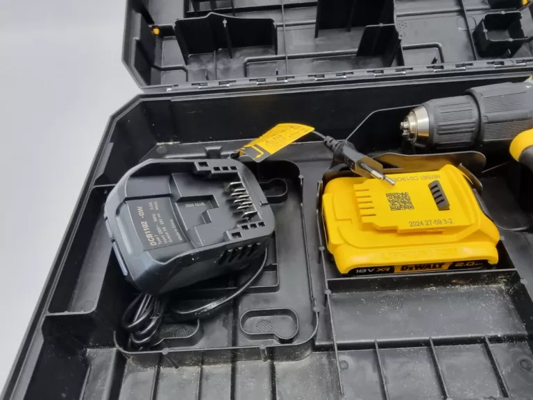 udarowa-wiertarko-wkretarka-dewalt-dcd100y-18v-2x-aku-pojemnosc-akumulatora-2