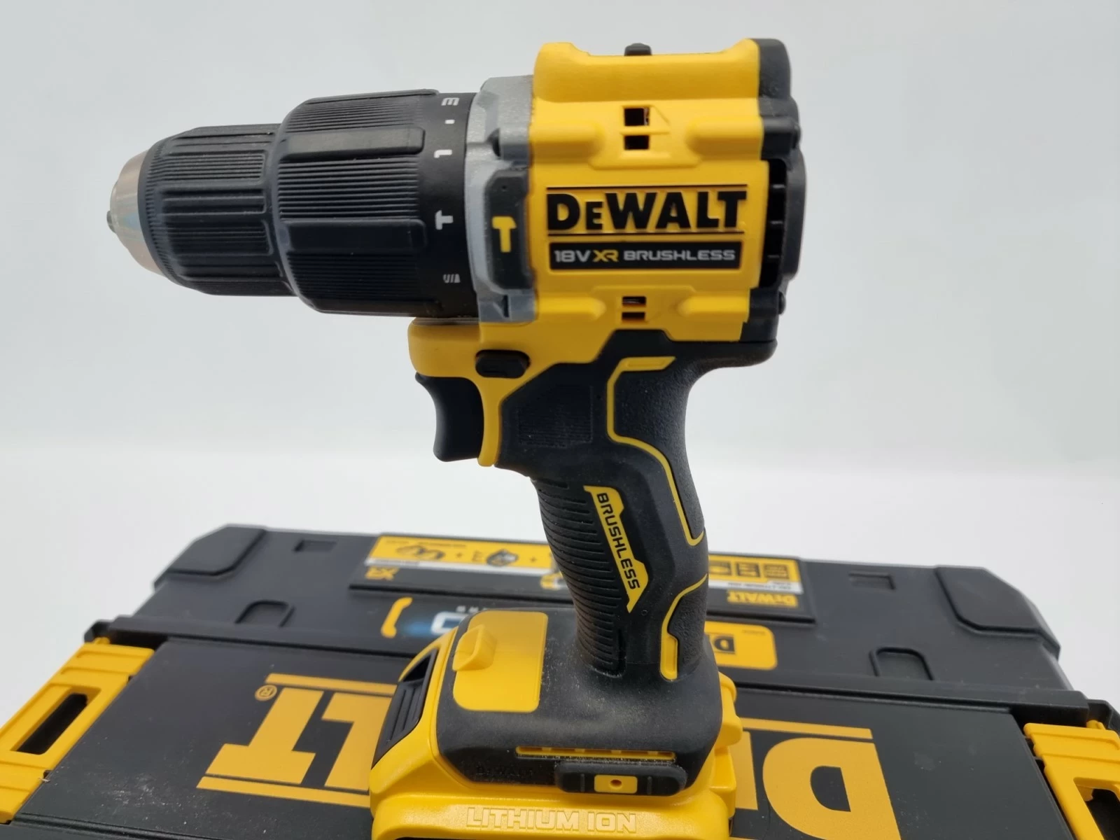 udarowa-wiertarko-wkretarka-dewalt-dcd100y-18v-2x-aku-miekki-moment-obrotowy-2600