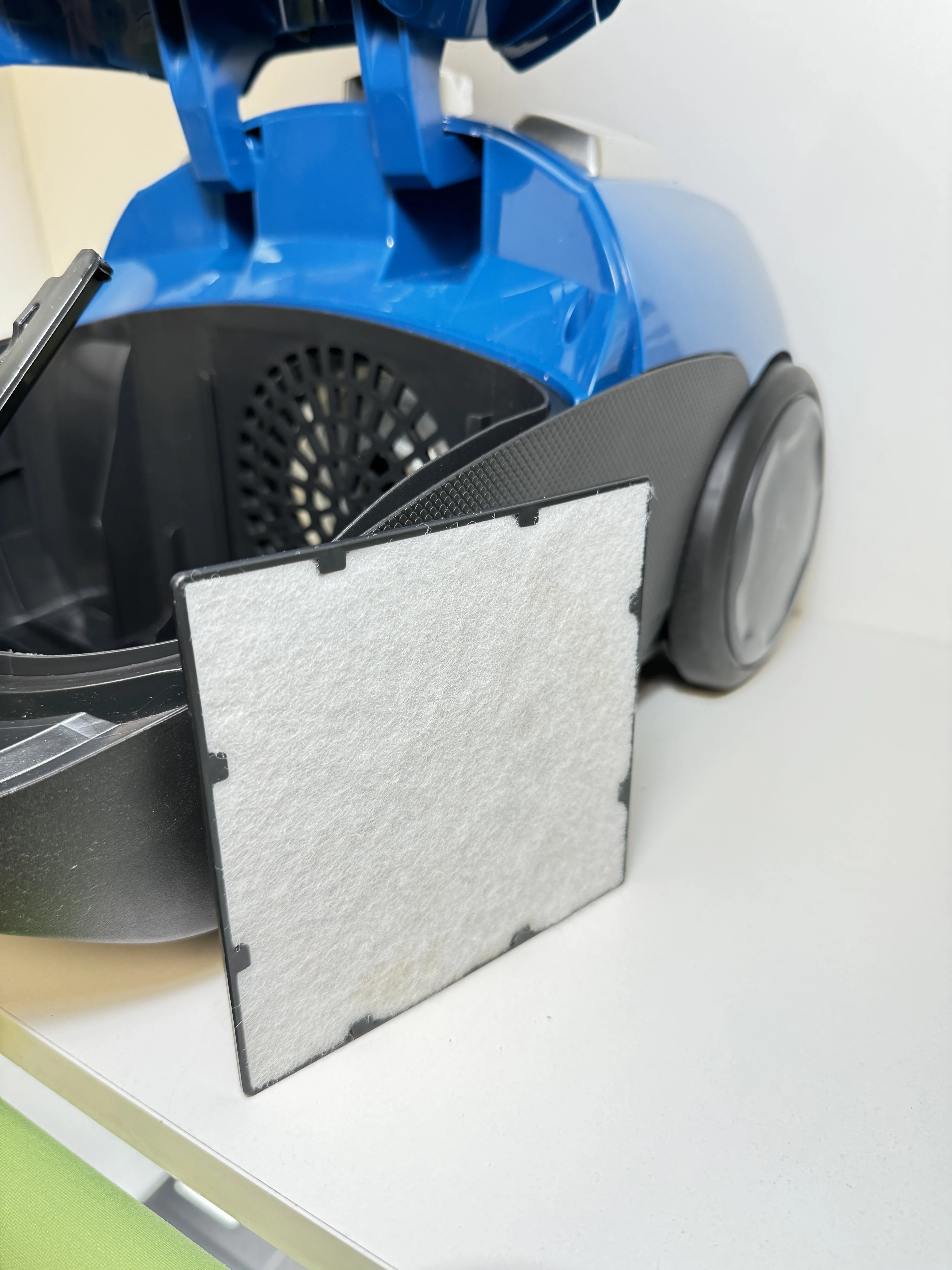 odkurzacz-electrolux-easy-go-warto-okazja-model-eeg41cb