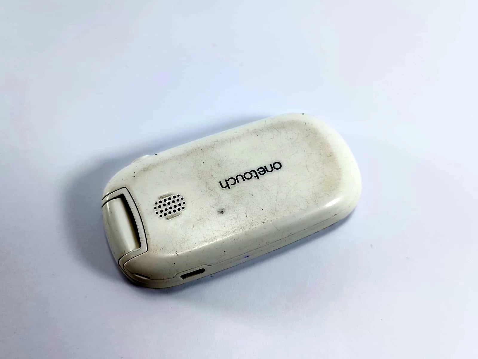 telefon-komorkowy-alcatel-one-touch-665-przekatna-ekranu-25