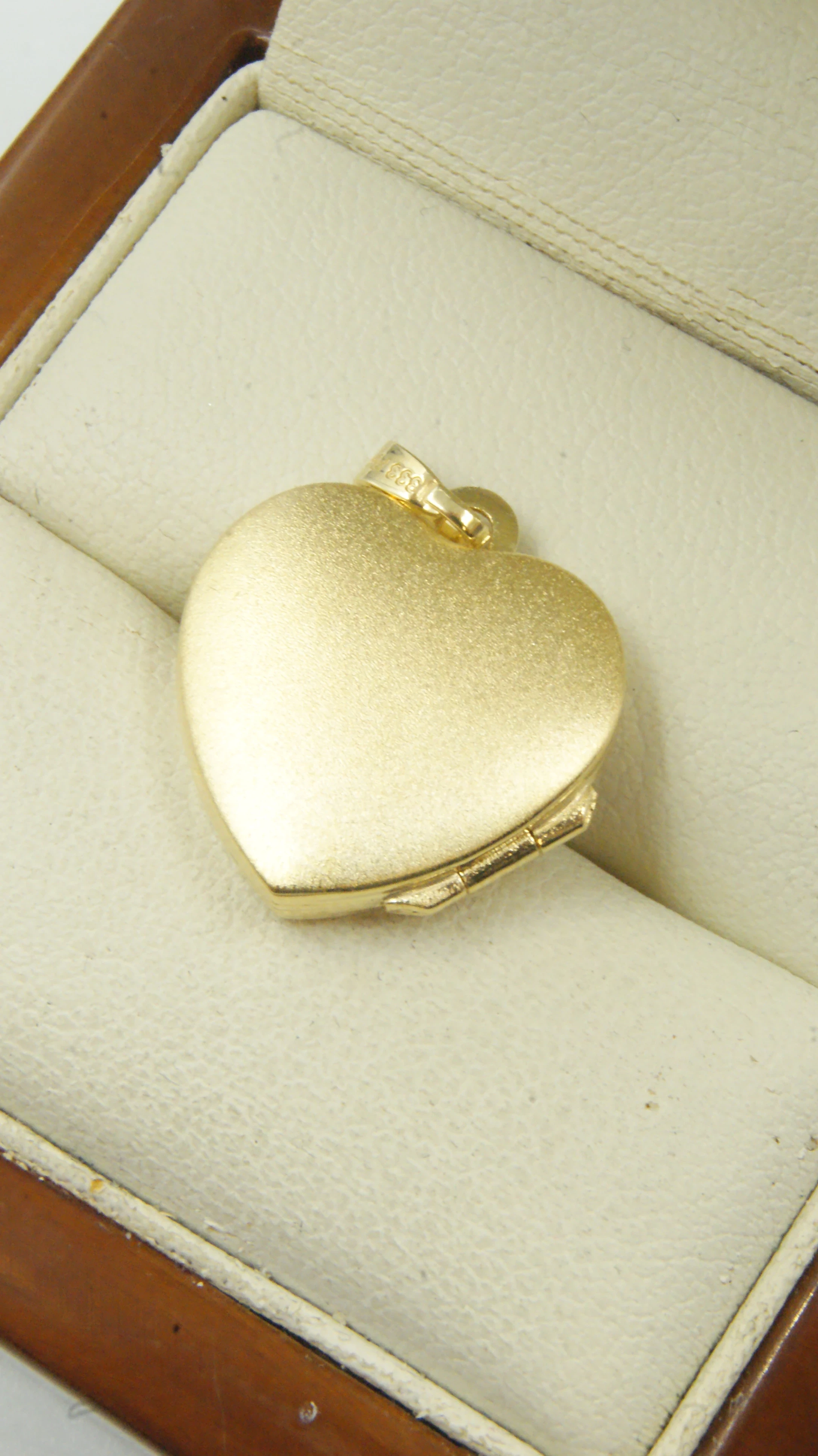 zloty-otwierany-wisiorek-na-zdjecie-333-193g-serce-kolor-dominujacy-205826-225106