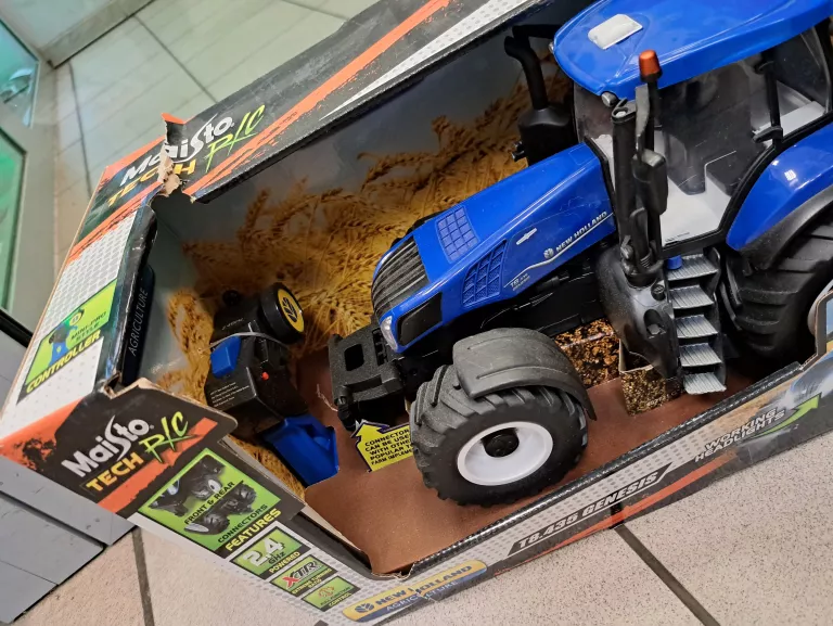 TRAKTOR NA RADIO MAISTO NEW HOLLAND T8.435 GEN RC
