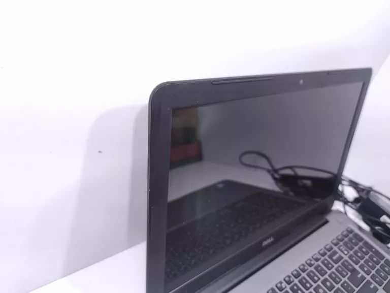 LAPTOP DELL INSPIRON P66F 8GB RAM / 128GB SSD / I5-7200U