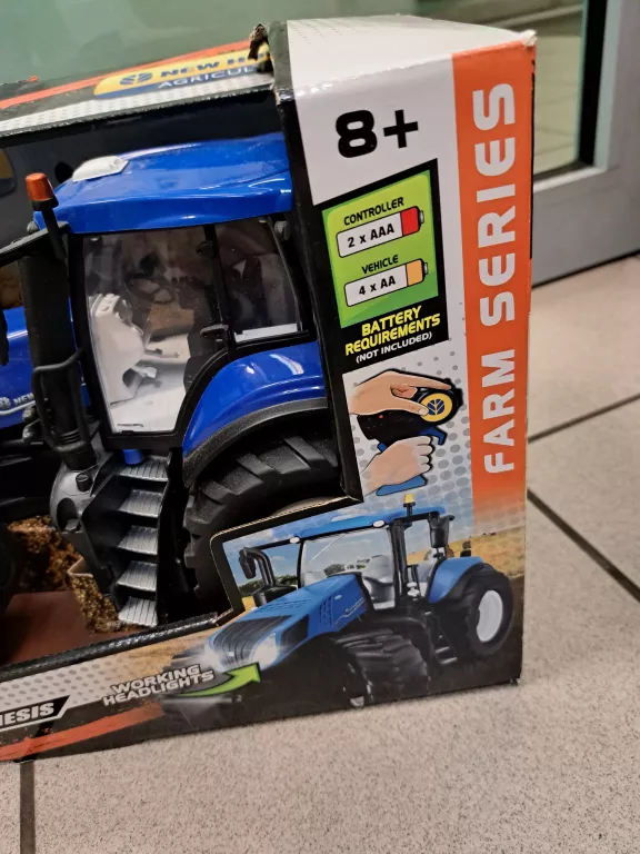 TRAKTOR NA RADIO MAISTO NEW HOLLAND T8.435 GEN RC