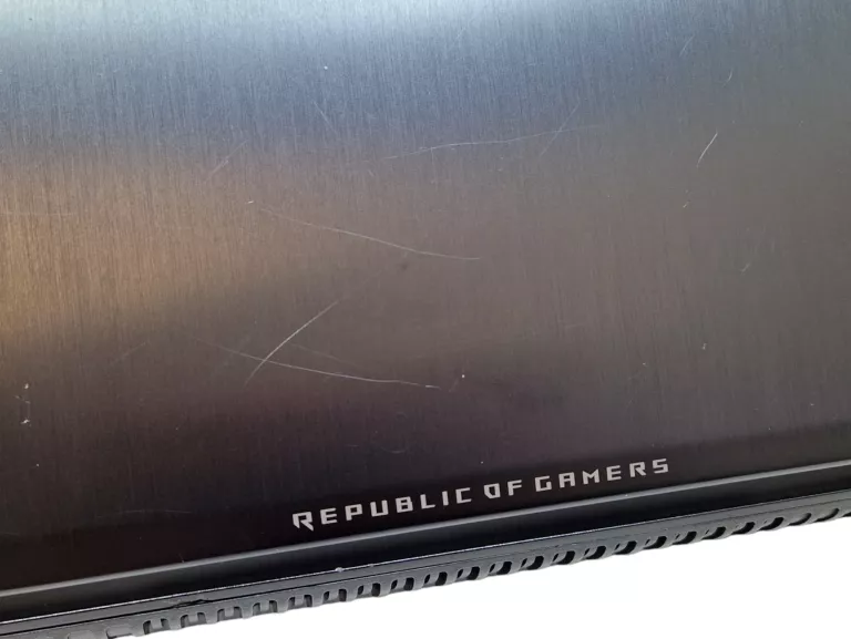 LAPTOP ASUS ROG STRIX GL702ZC RYZEN 7 32GB 256GB 1TB RX 580