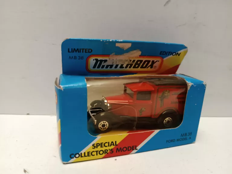 I AUTKO MATCHBOX 1981 MB38 RED FORD