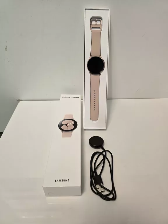 Samsung Galaxy Watch 4 40mm Aluminum Smartwatch deals LTE