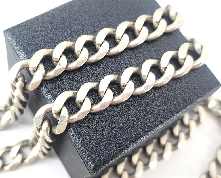 OKAZAŁY SREBRNY ŁAŃCUSZEK 82,61G 925