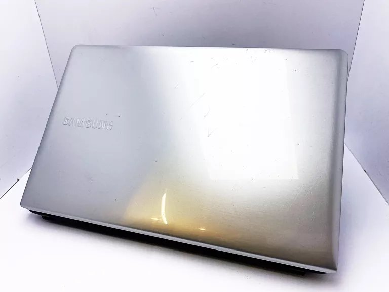 LAPTOP SAMSUNG E270