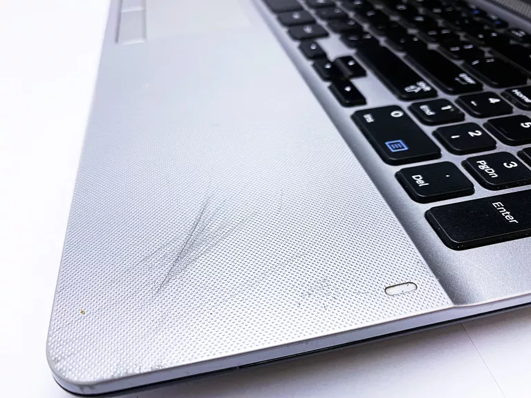 LAPTOP SAMSUNG E270