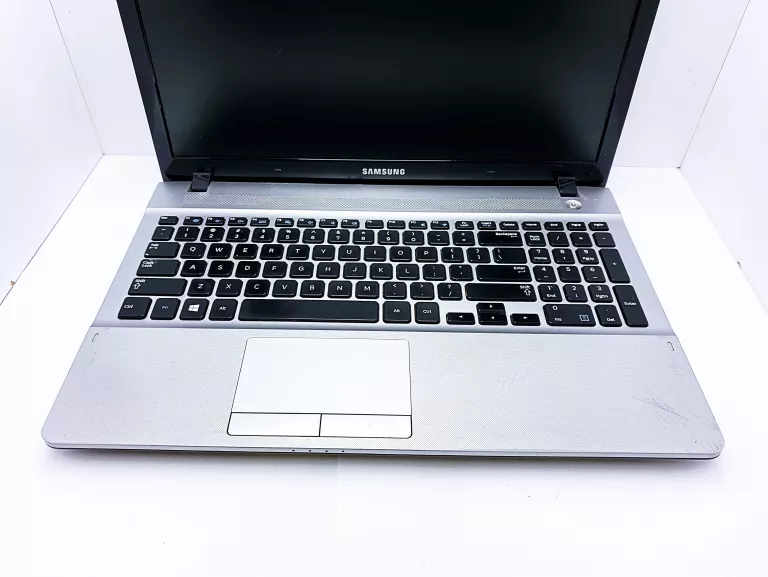 LAPTOP SAMSUNG E270