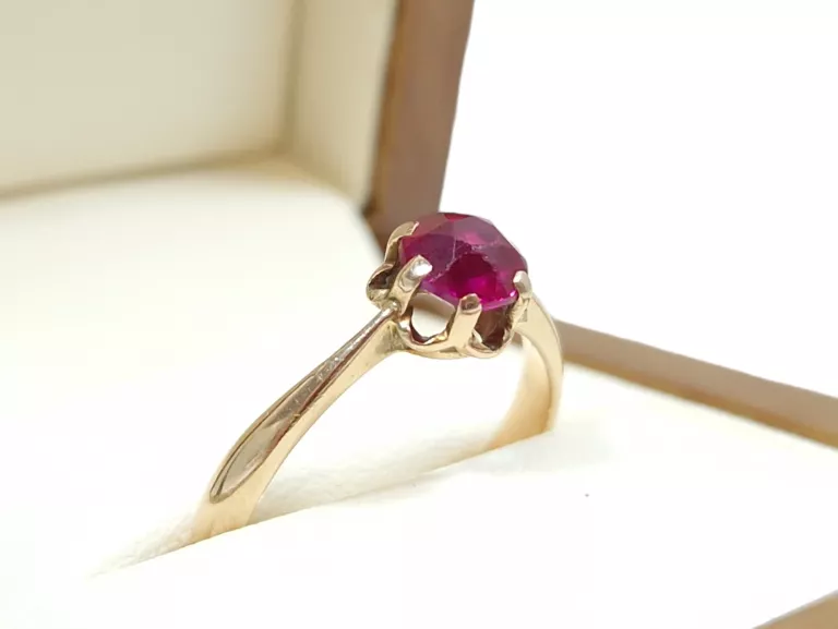 delikatny-zloty-pierscionek-z-rozowym-kamieniem-273g-585-14k-r19-material-15835-524288