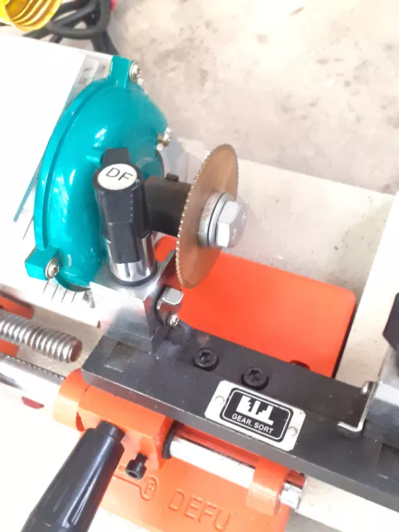 maszynakopiarka-do-dorabiania-kluczy-defu-238bs-maksymalna-moc-12000