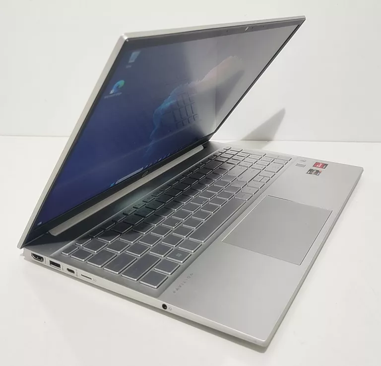 LAPTOP HP PAVILION 15-EH1112NW 15,6 R7 5700U 16GB RAM 1TB SSD