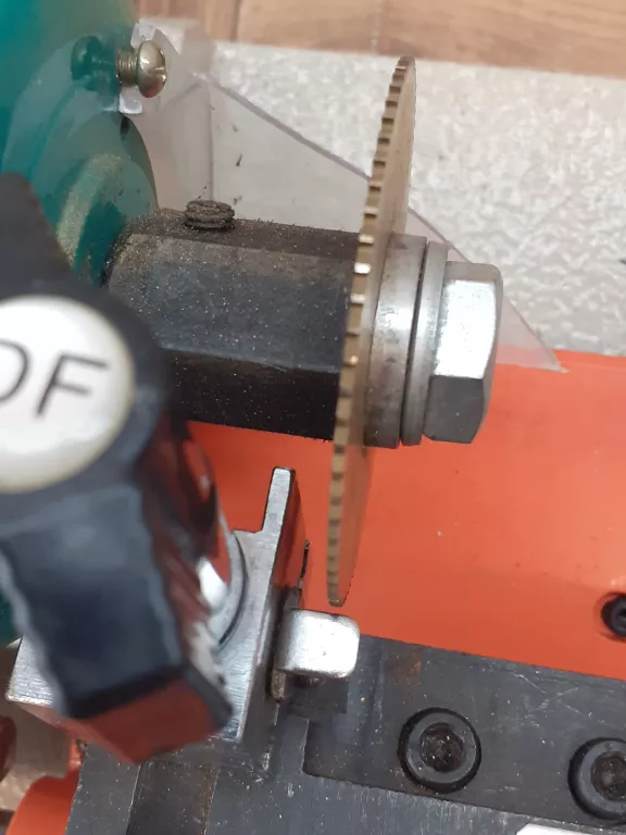 maszynakopiarka-do-dorabiania-kluczy-defu-238bs-marka-128608-814576