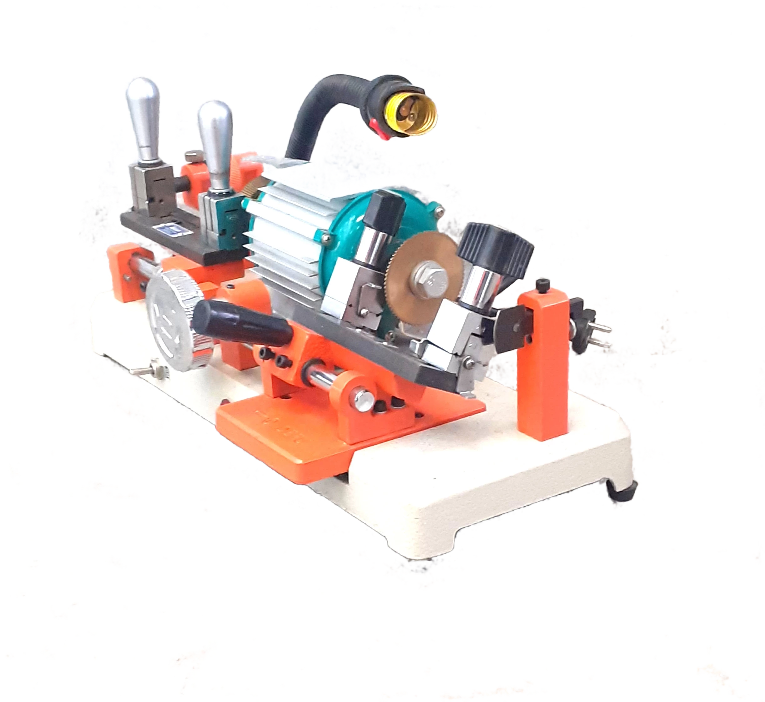 maszynakopiarka-do-dorabiania-kluczy-defu-238bs-model-238bs