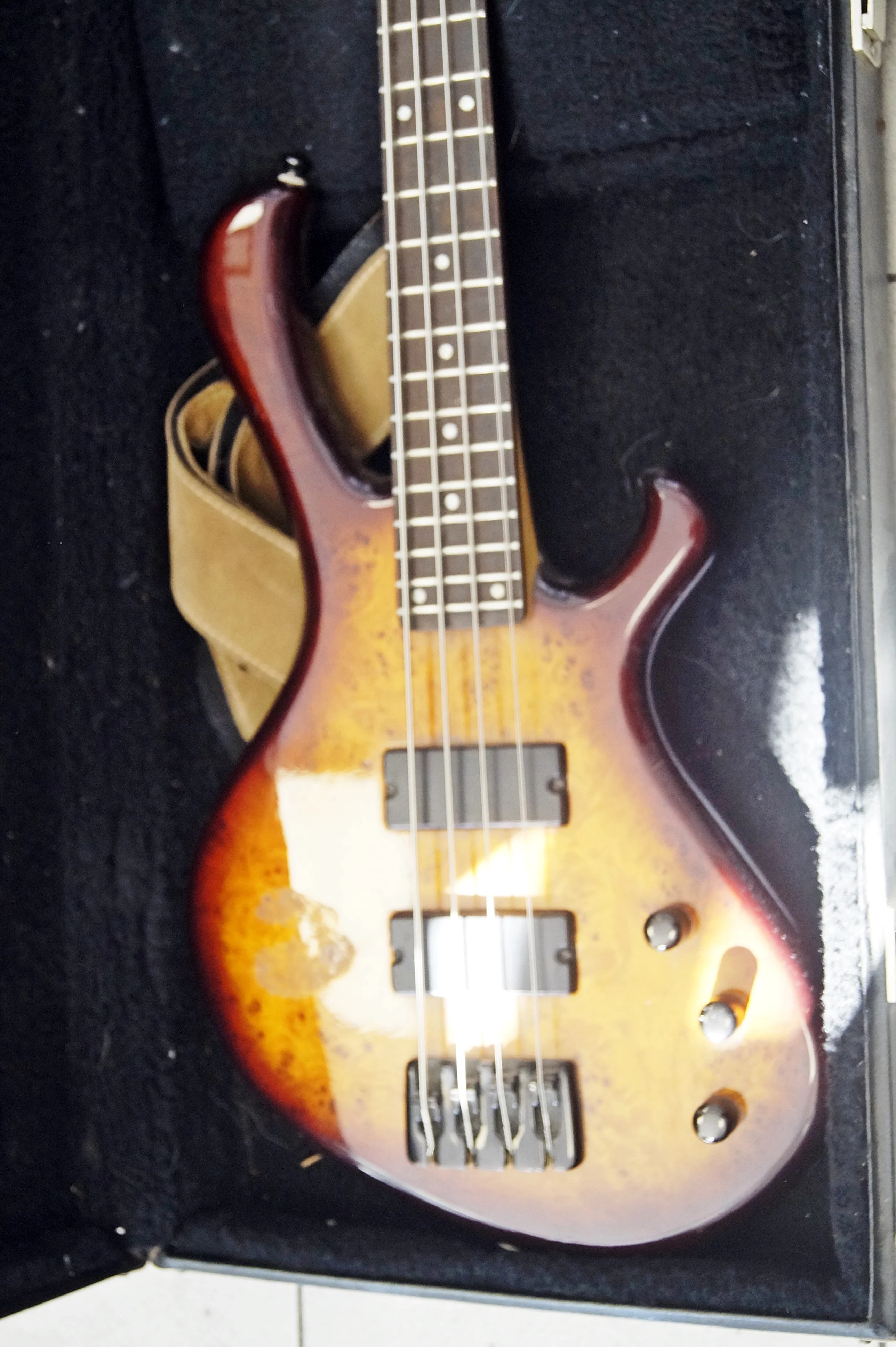 gitara-basowa-marathone-custom-guitars-futerl-stan-11323-2