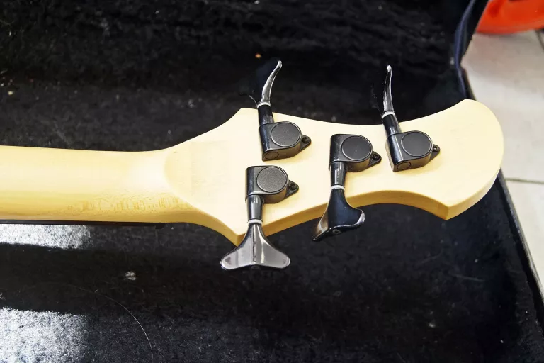 GITARA BASOWA MARATHONE CUSTOM GUITARS + FUTERŁ