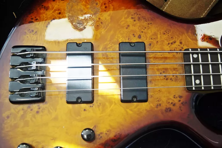 GITARA BASOWA MARATHONE CUSTOM GUITARS + FUTERŁ