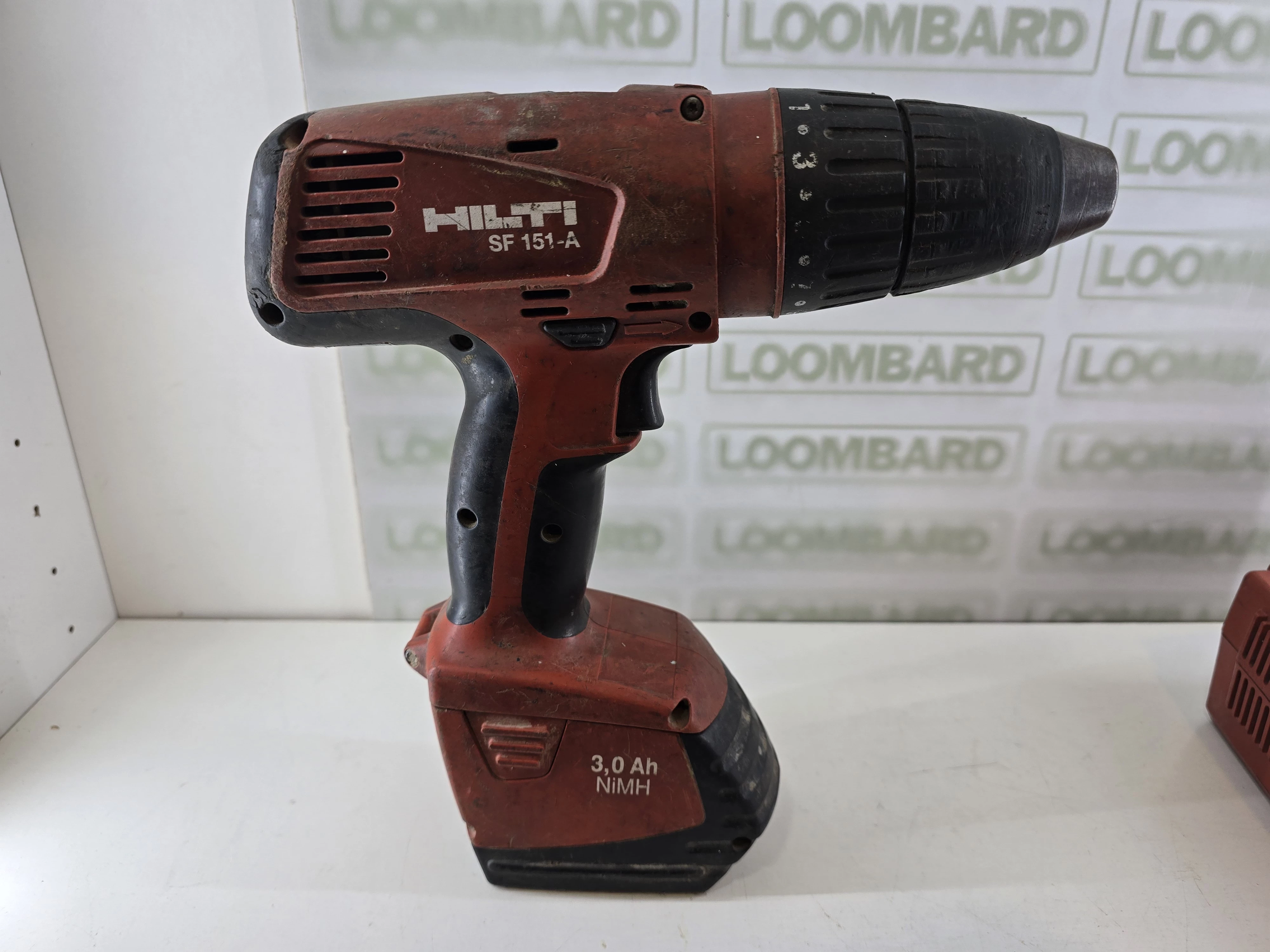 wiertarko-wkretarka-hilti-sf-151-a-bateria-30ah-ladowarka-pojemnosc-akumulatora-300