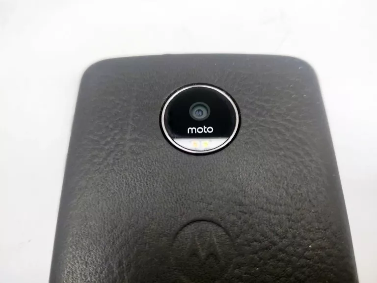 TELEFON MOTOROLA MOTO Z + MODY FABRYCZNE ( GŁOŚNIK + POWERBANK )