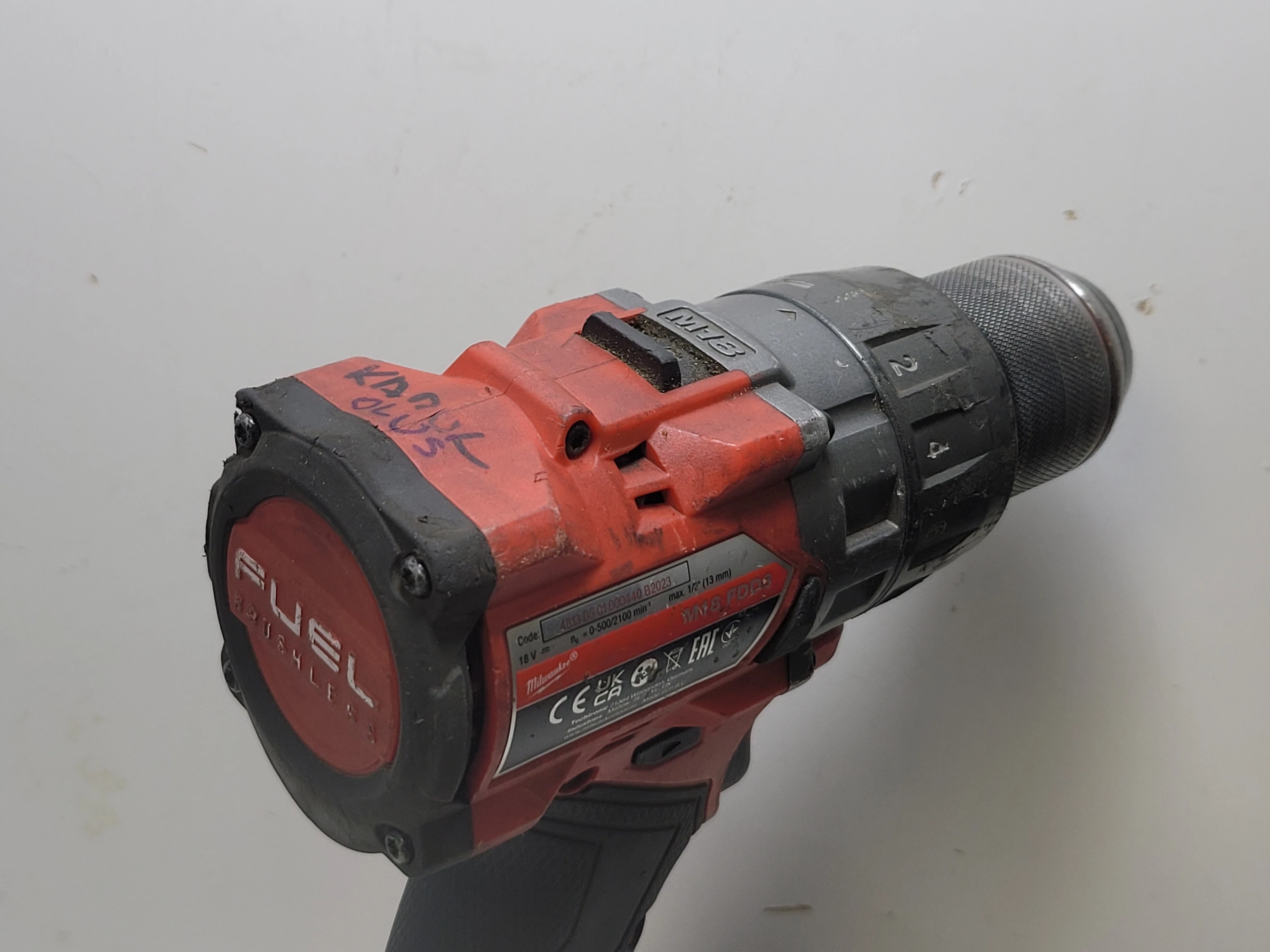 wiertarko-wkretarka-milwaukee-m18-fdd3-aku-pojemnosc-akumulatora-300