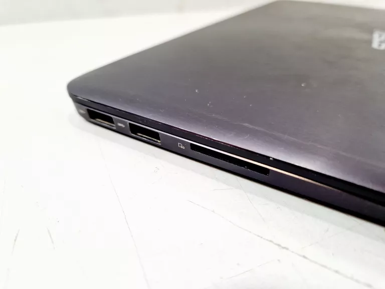 LAPTOP ASUS UX305C + ŁADOWARKA (BEZ DYSKU)