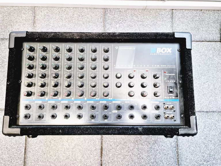WZMACNIACZ POWER MIXER BOX ELECTRONICS SPM 200 OPIS