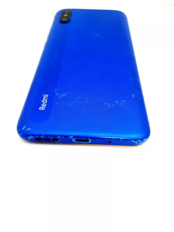 TELEFON SMARTFON REDMI 9A 2/32GB SAM (RYSY NA APARACIE Z TYŁU)