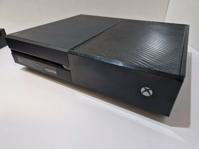 KONSOLA XBOX ONE 1540 500GB + GTA V