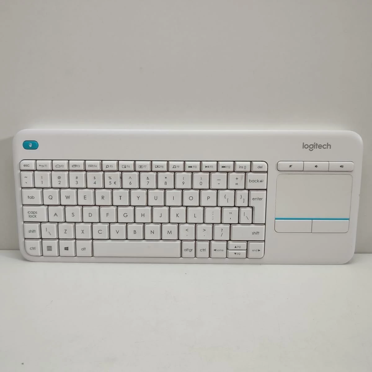 klawiatura-bezprzewodowa-touch-logitech-k400-plus-gen-augusta-emila-fieldorfa-nila-2c-ostroleka